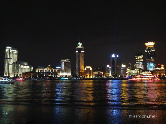 黄浦江边